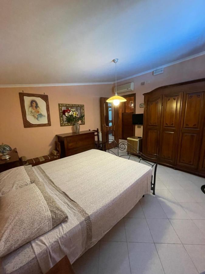 Deluxe Double Room (2 Adults + 1 Child)