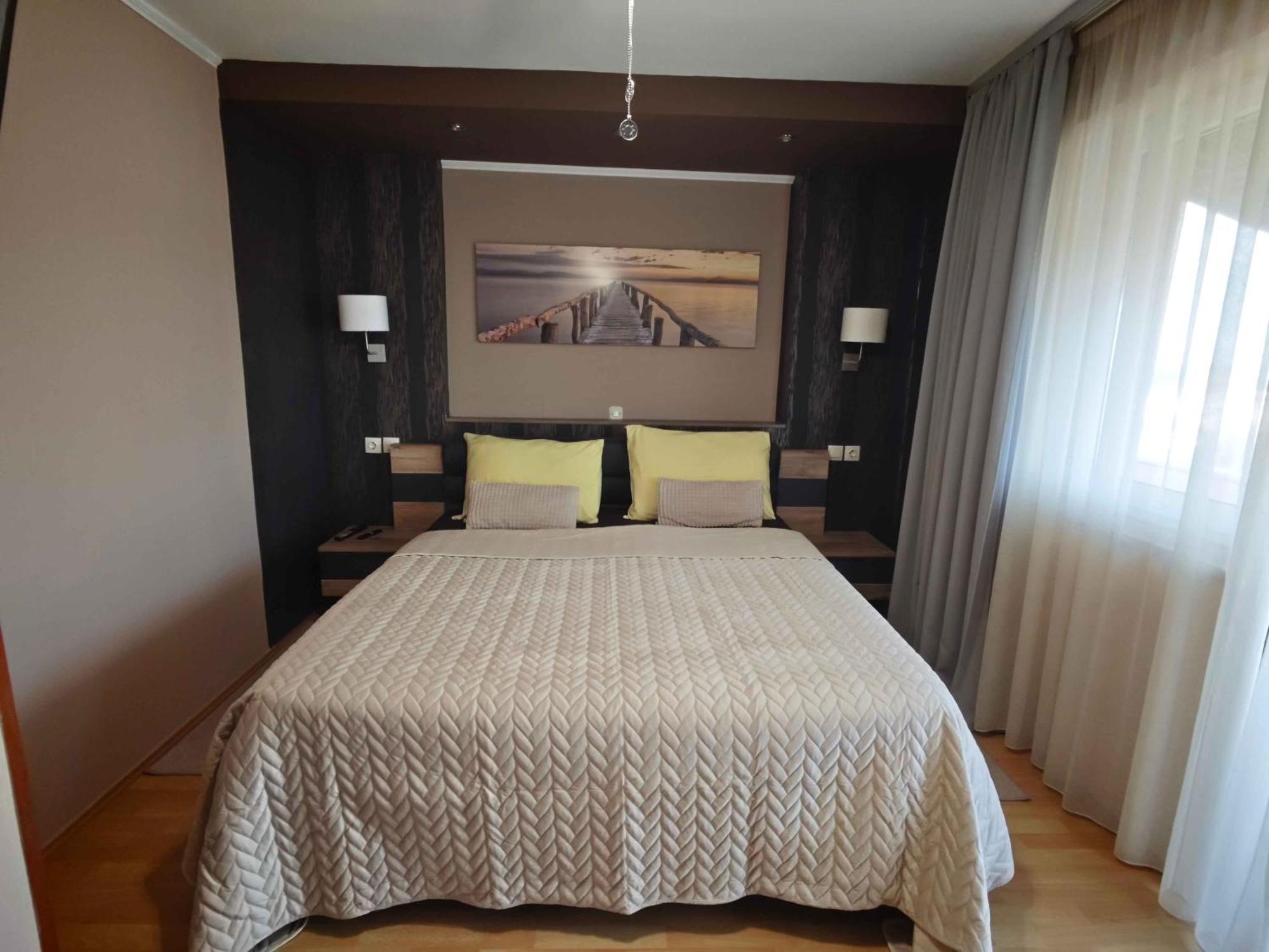 Deluxe Apartment,1765337820:JPEG