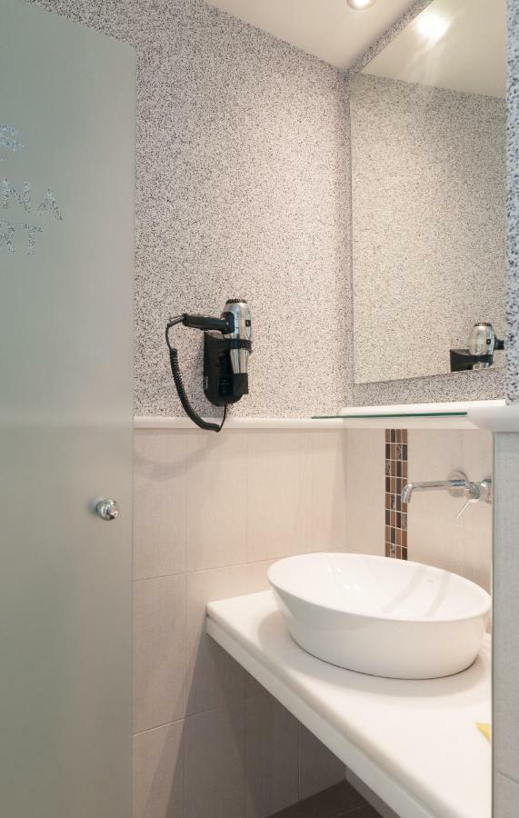 Two-Bedroom Suite with Sea View,785268354:JPEG